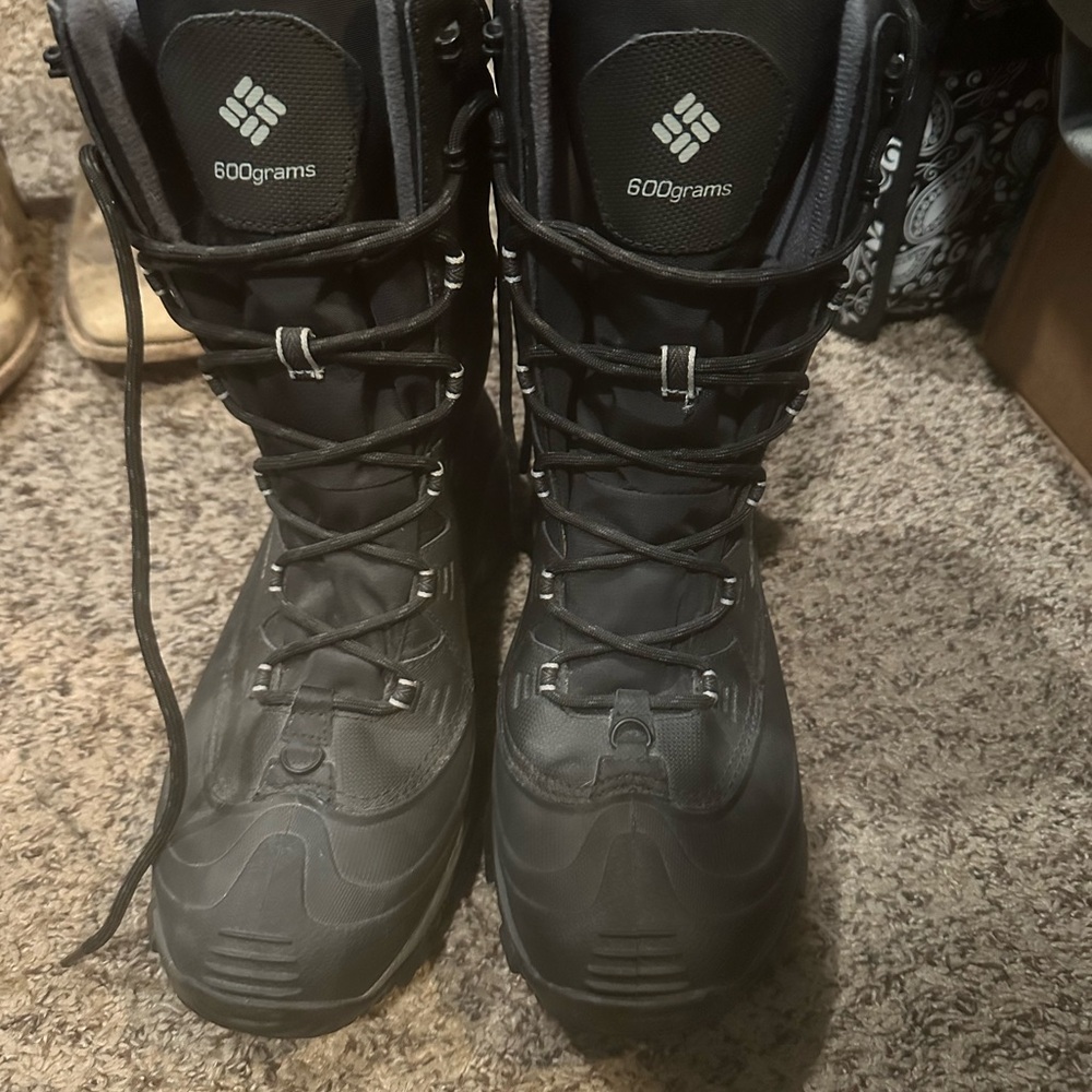 Black Insulated Winter Boots